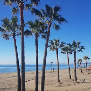 Free Parking, 40 Meters From The Beach, Wi-fi, Ac Apartment