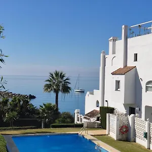 Front Sea View Penthouse Apartment